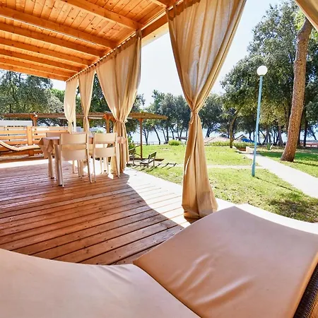 Mobile Homes In Kastanija Holiday home *